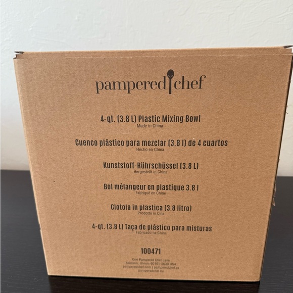 NIB Pampered Chef 4 Qt Plastic Mixing Bowl - Picture 3 of 3